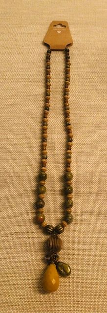 015086 Green Jasper & Wood Bead Pendant Necklace - 1