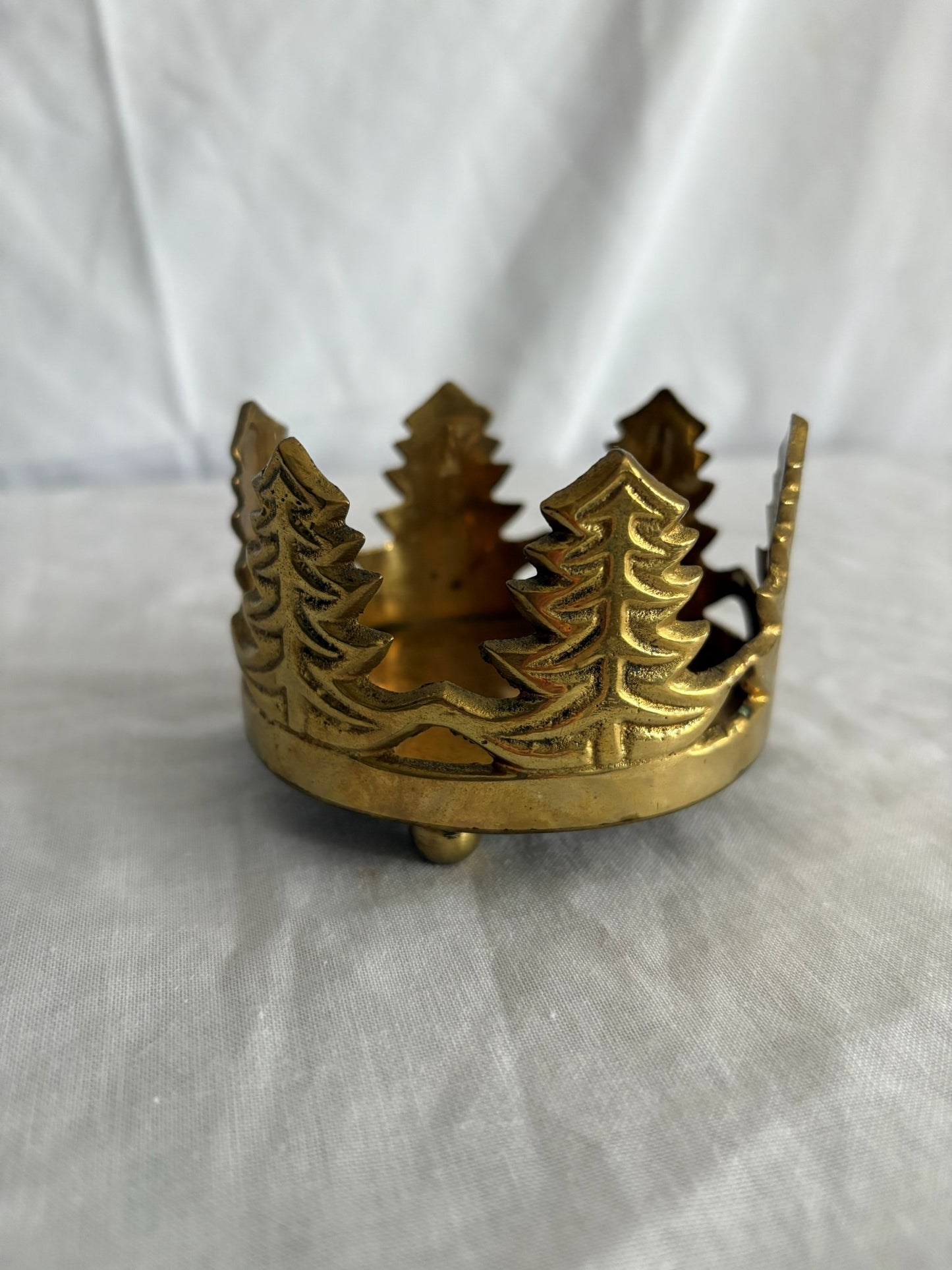 63fe71384f2da238419a4f9e_048067-brass-christmas-tree-candle-holder-1_1762823844514.jpg