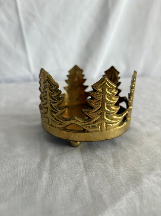 63fe71384f2da238419a4f9e_048067-brass-christmas-tree-candle-holder-1_1762823844514.jpg