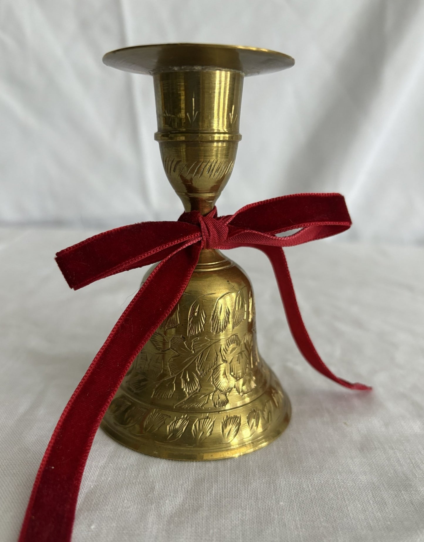 63fe71384f2da238419a4f9e_048071-brass-bell-candlestick-4_1762824077729.jpg