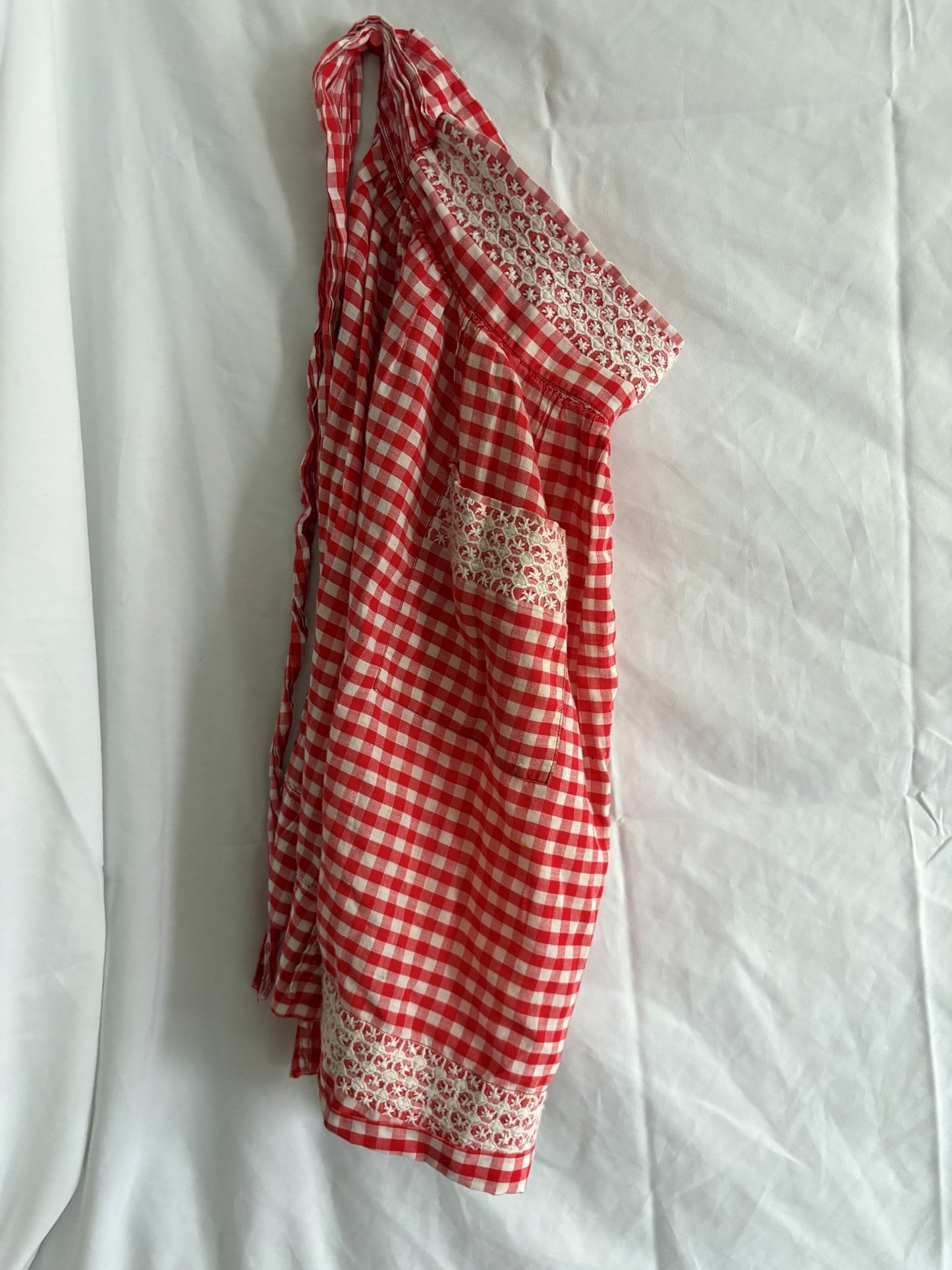 63fe71384f2da238419a4f9e_048072-red-gingham-apron-5_1762824133827.jpg