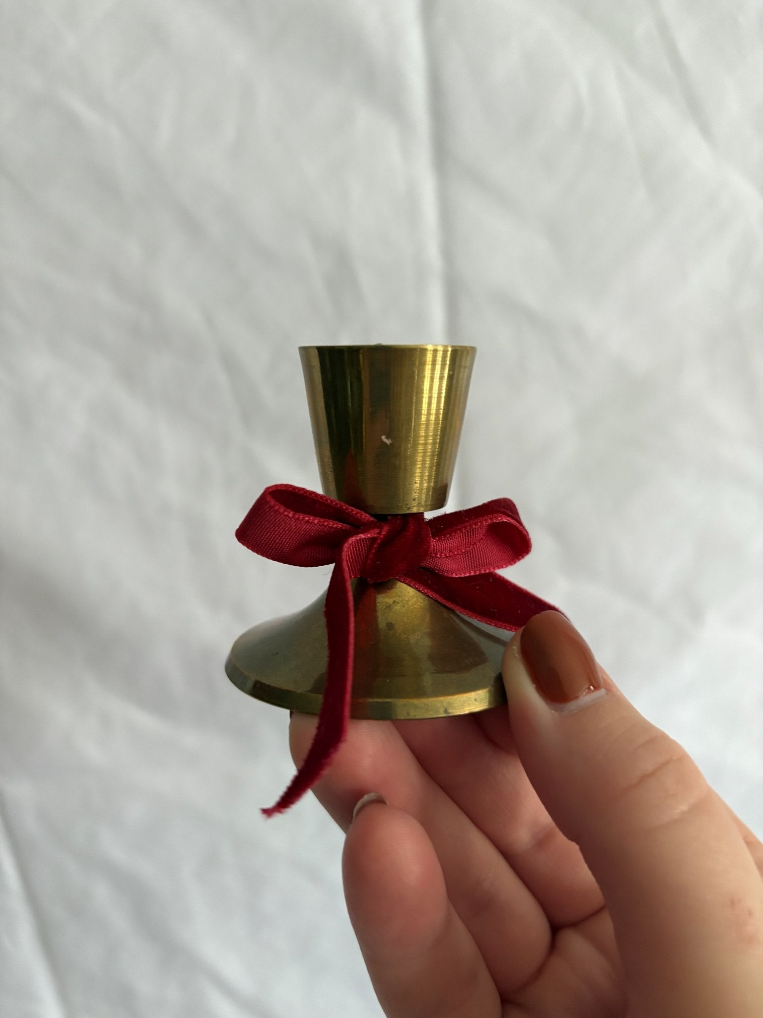 63fe71384f2da238419a4f9e_048074-mini-brass-candlesticks-3_1762824480896.jpg