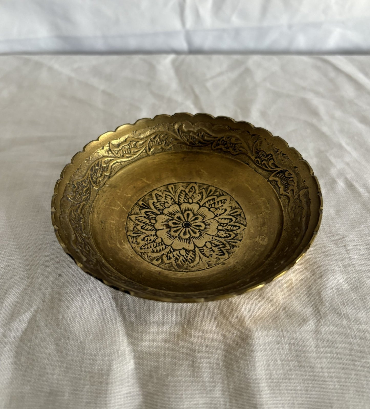 63fe71384f2da238419a4f9e_048087-small-brass-bowl-2_1763848797439.jpg
