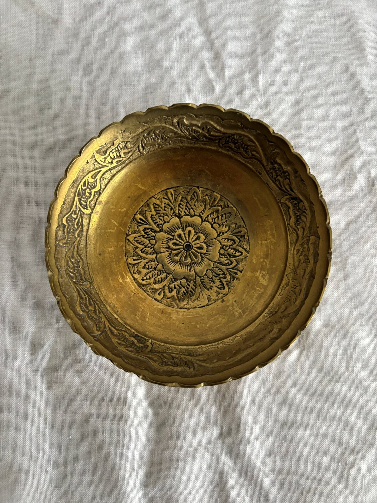 63fe71384f2da238419a4f9e_048087-small-brass-bowl-3_1763848797440.jpg