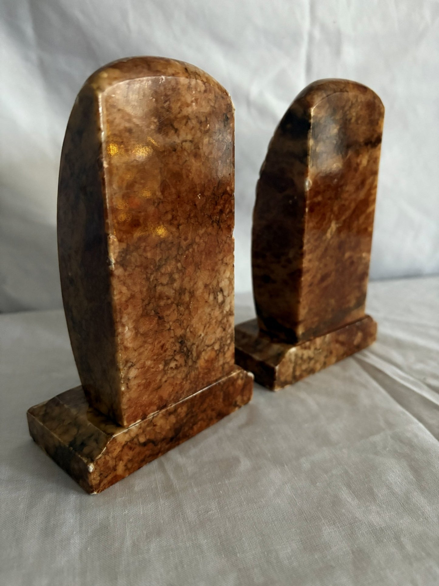 63fe71384f2da238419a4f9e_048095-pink-alabaster-bookends-4_1767397682786.jpg