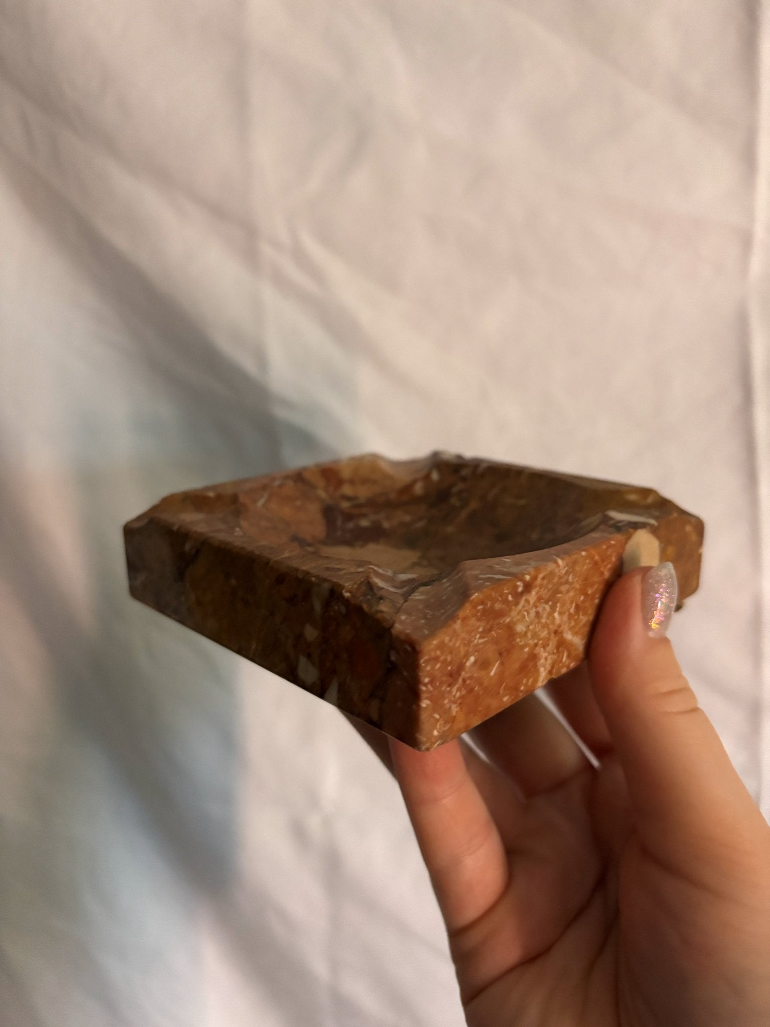 63fe71384f2da238419a4f9e_048096-pink-alabaster-ashtray-4_1767397750543.jpg