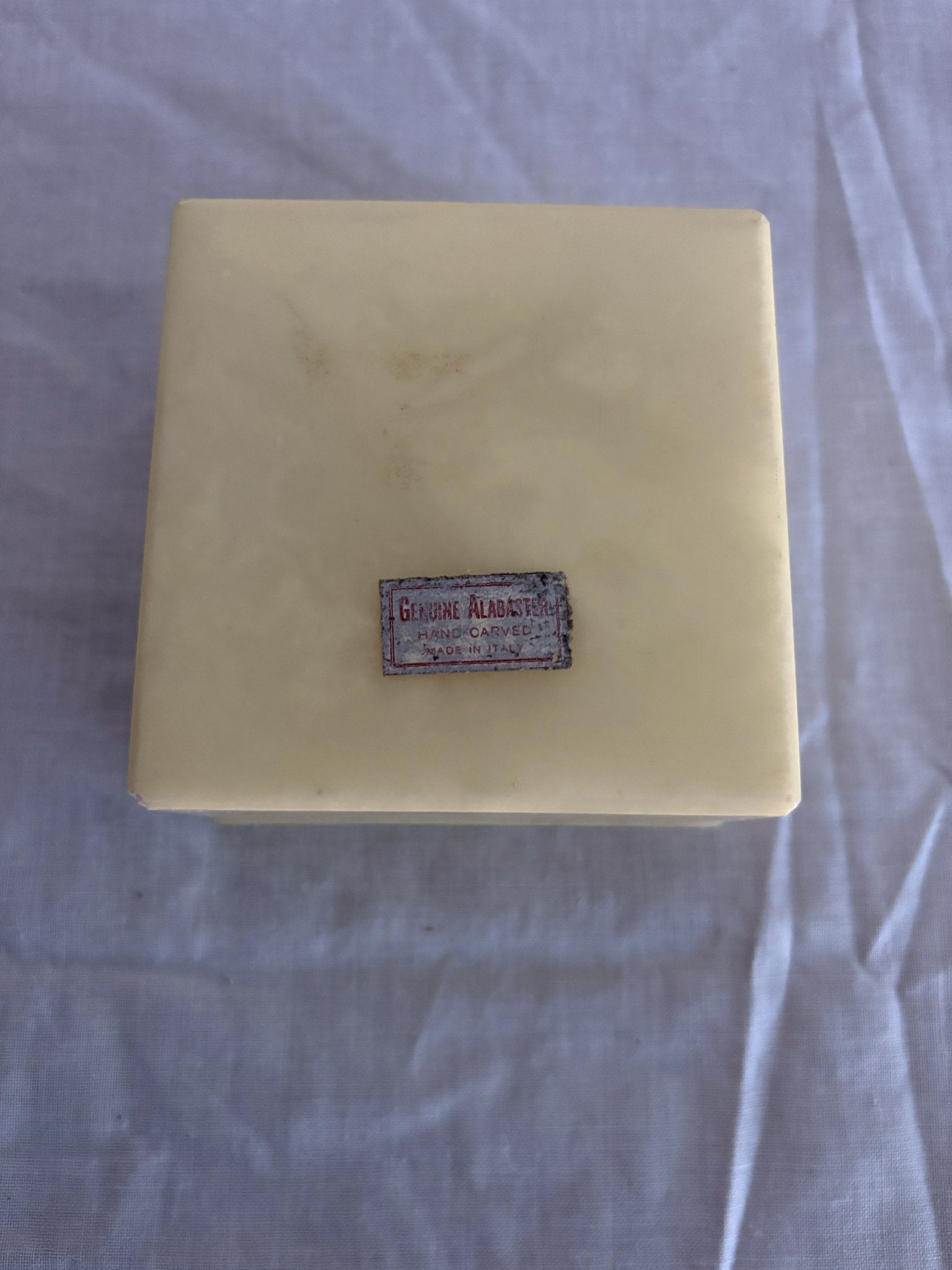 63fe71384f2da238419a4f9e_048097-alabaster-trinket-box-4_1767397808295.jpg