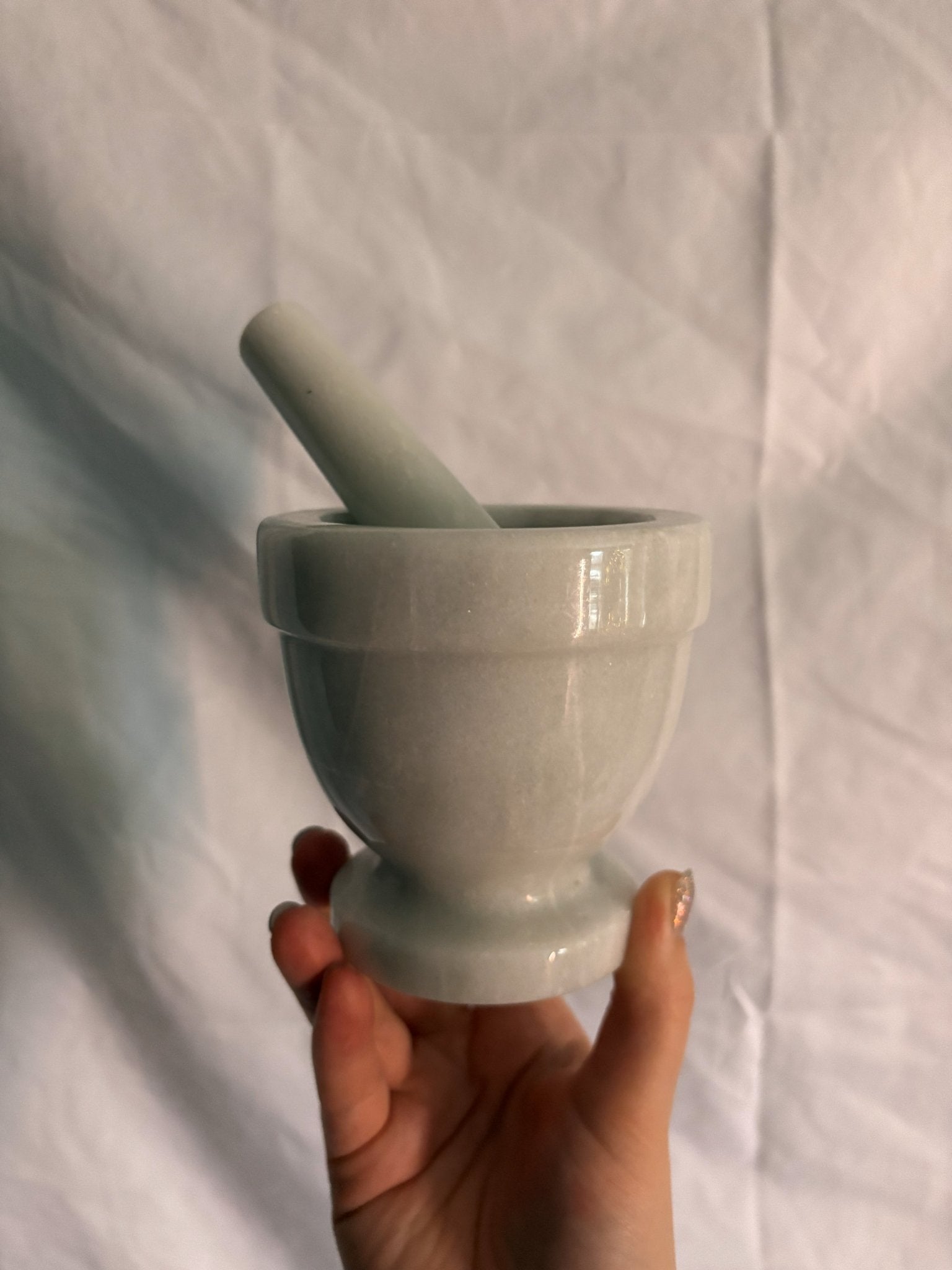 63fe71384f2da238419a4f9e_048099-marble-mortar-pestle-4_1767398305794.jpg