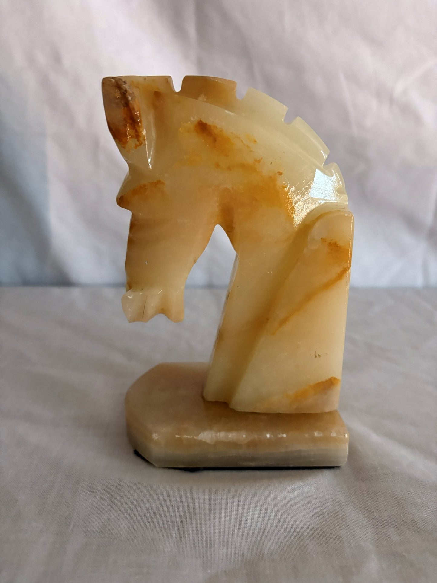 63fe71384f2da238419a4f9e_048102-onyx-horse-bookend-2_1767403068886.jpg