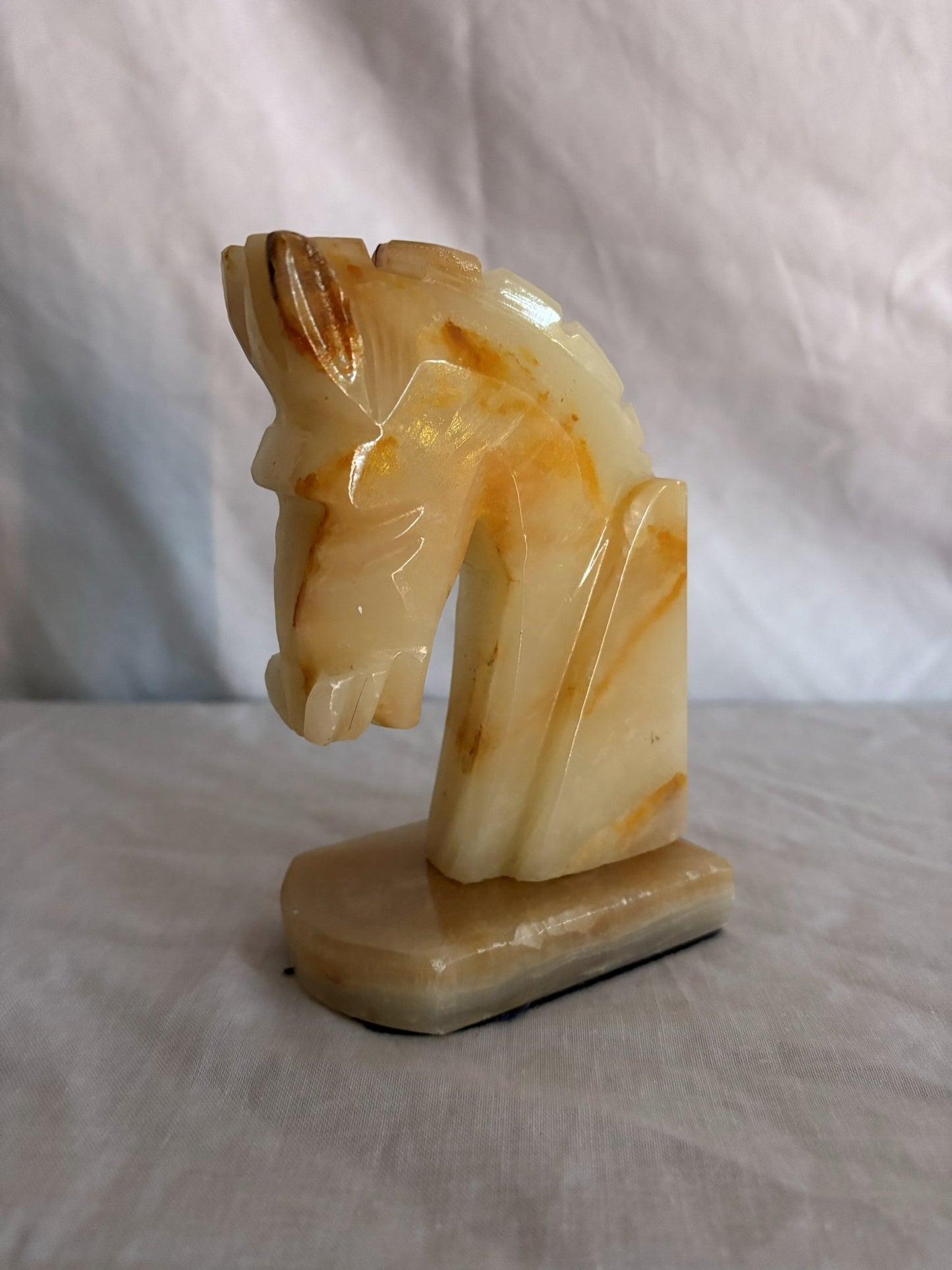 63fe71384f2da238419a4f9e_048102-onyx-horse-bookend-3_1767403068887.jpg