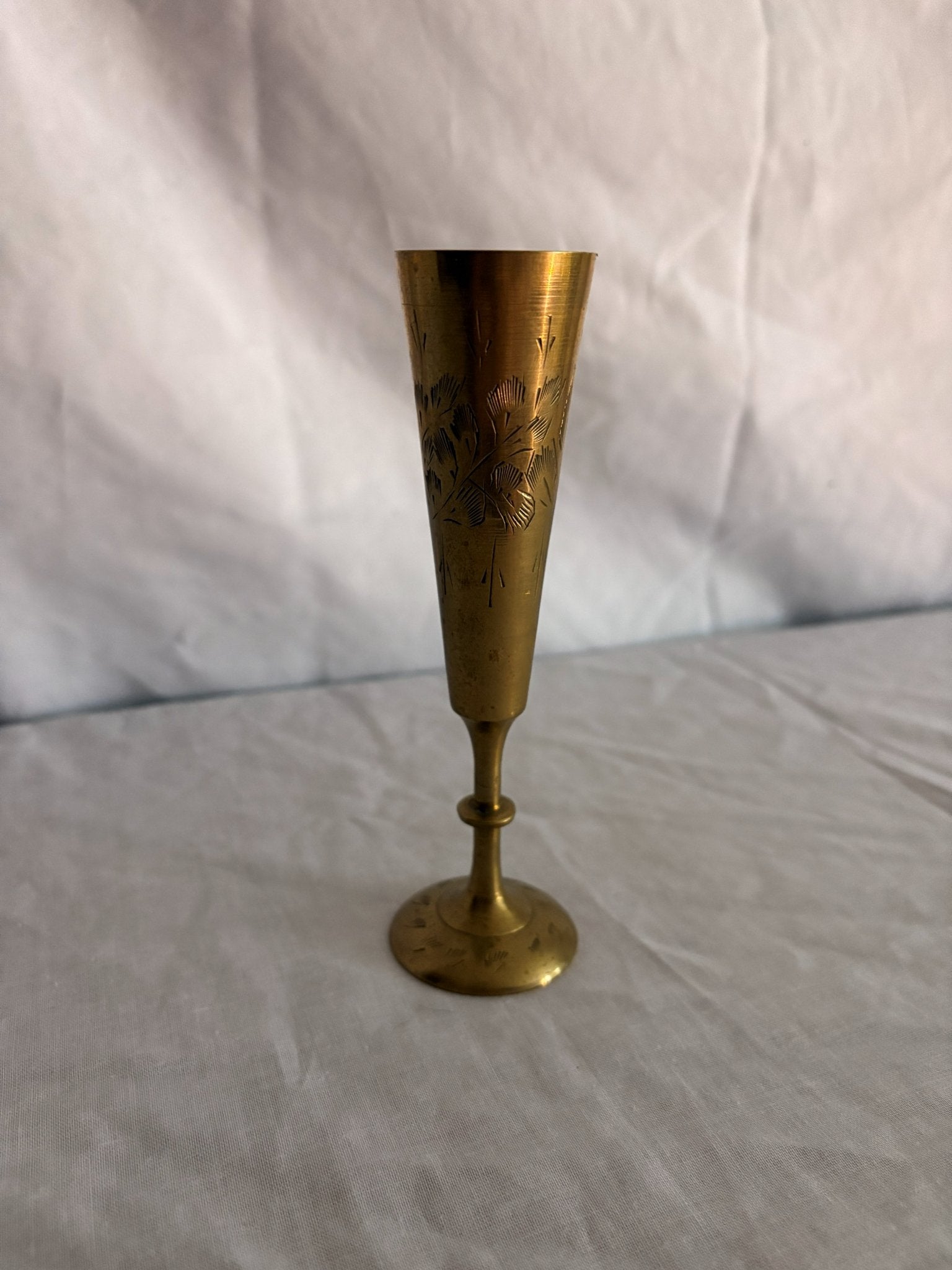 63fe71384f2da238419a4f9e_048103-brass-bud-vase-1_1767403120881.jpg