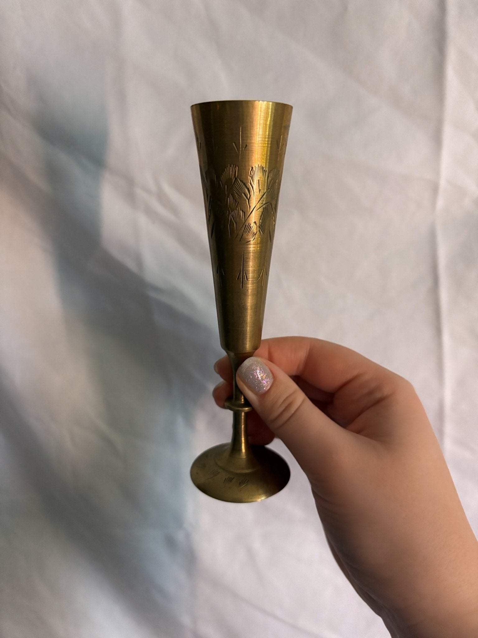 63fe71384f2da238419a4f9e_048103-brass-bud-vase-5_1767403120885.jpg