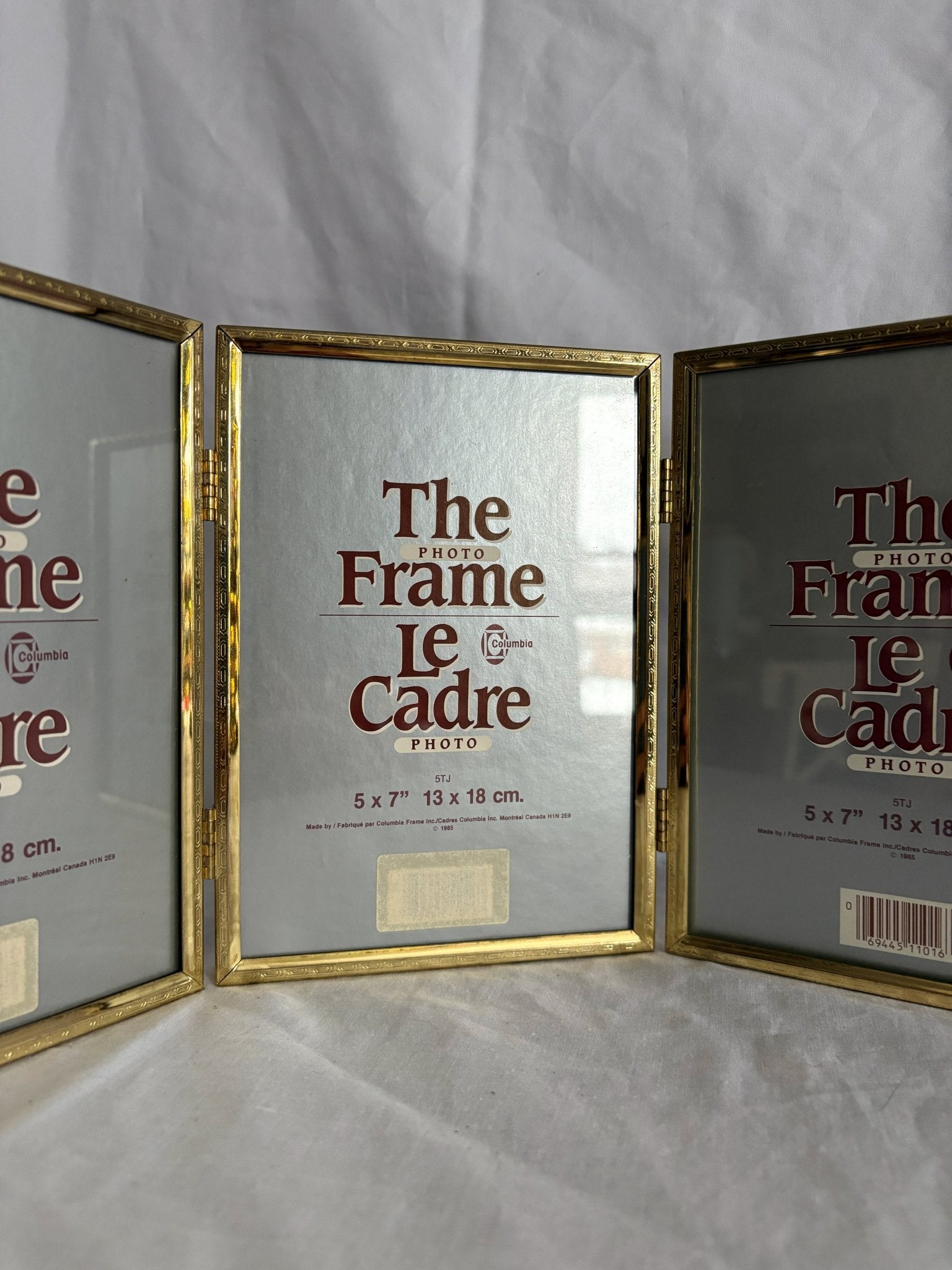 63fe71384f2da238419a4f9e_048105-brass-trifold-picture-frame-floral-1_1767403364619.jpg