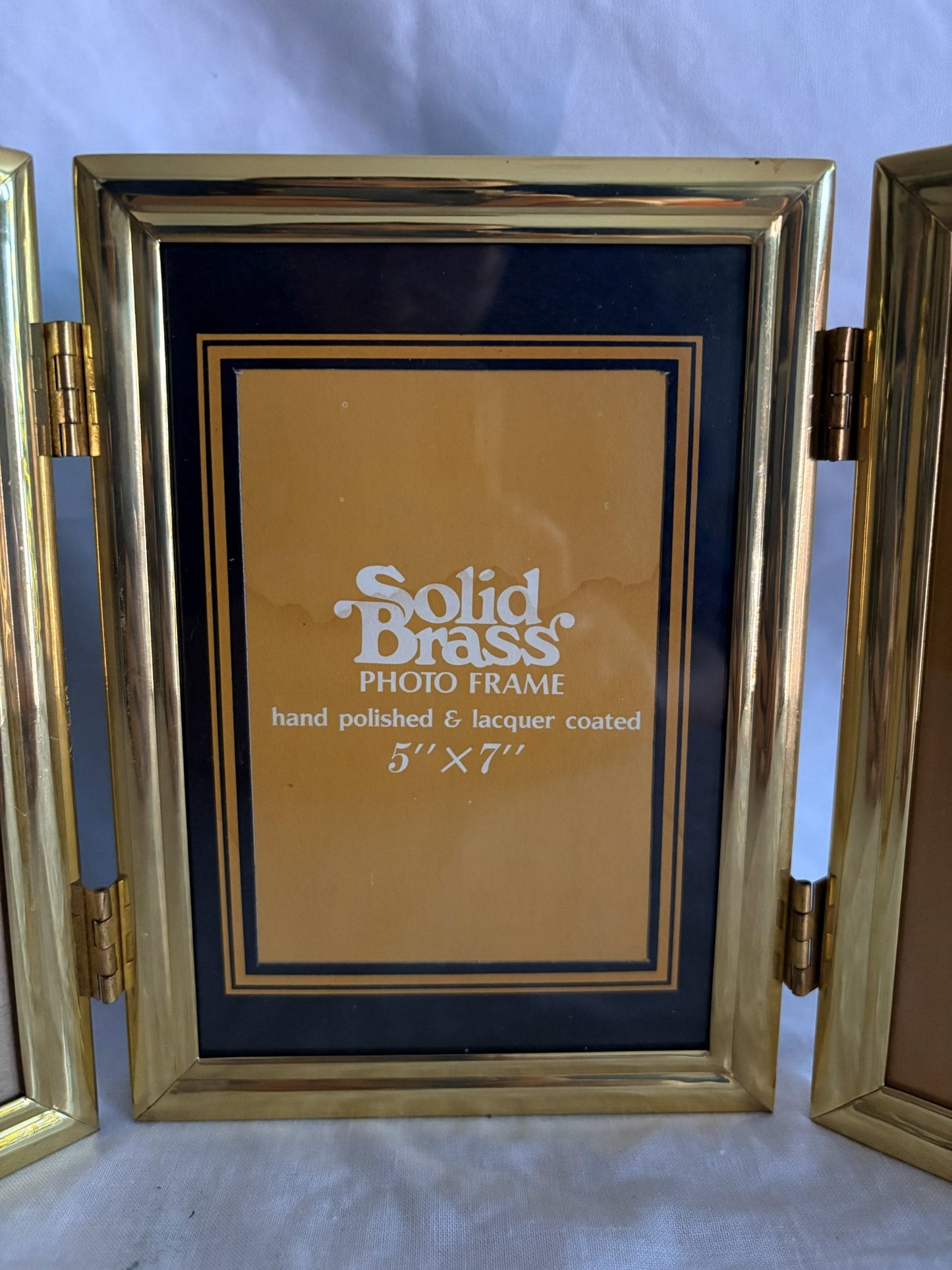 63fe71384f2da238419a4f9e_048105-brass-trifold-picture-frame-plain-2_1767403364623.jpg