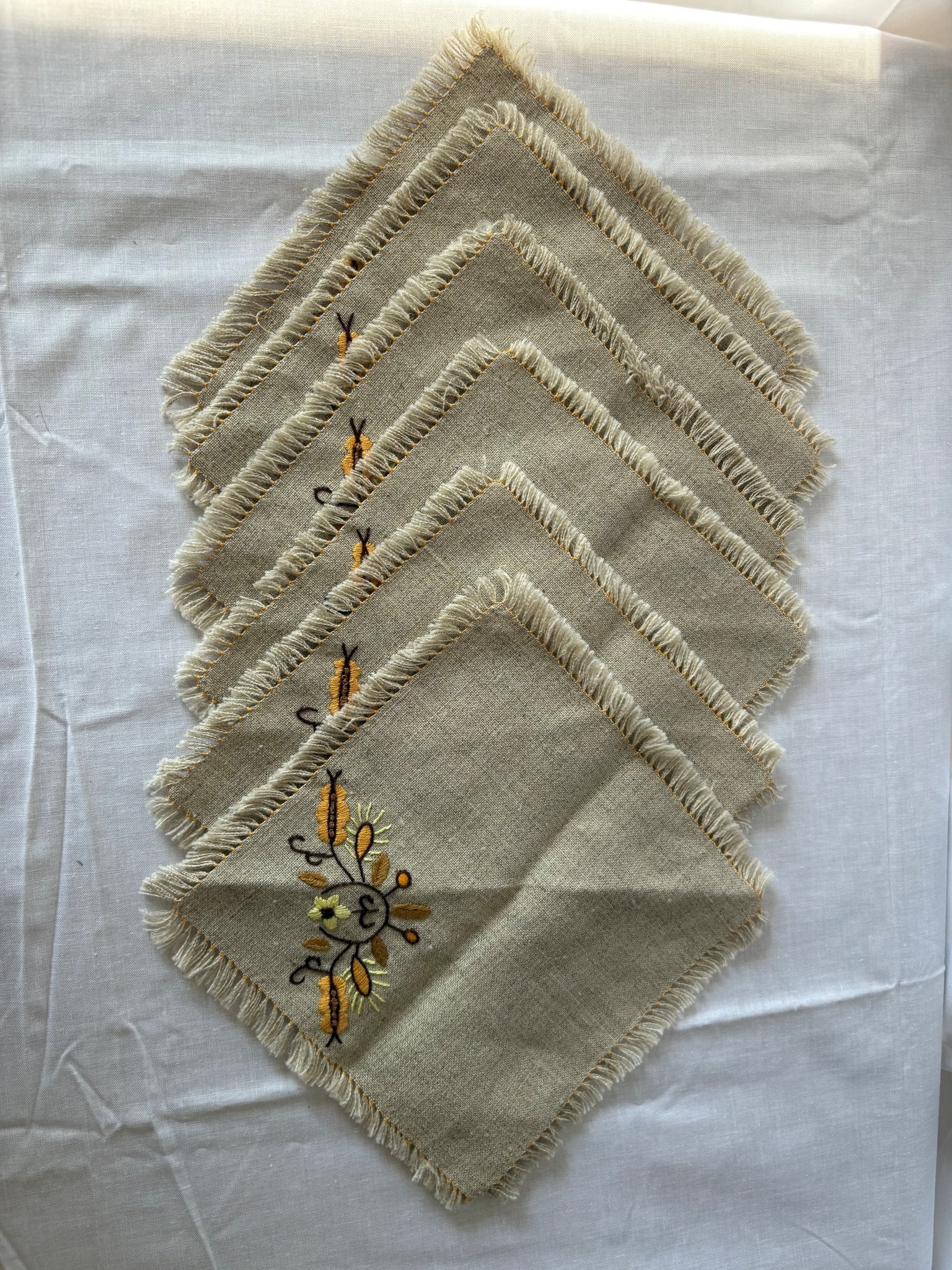 048025 - Embroidered Cloth Napkins - 2