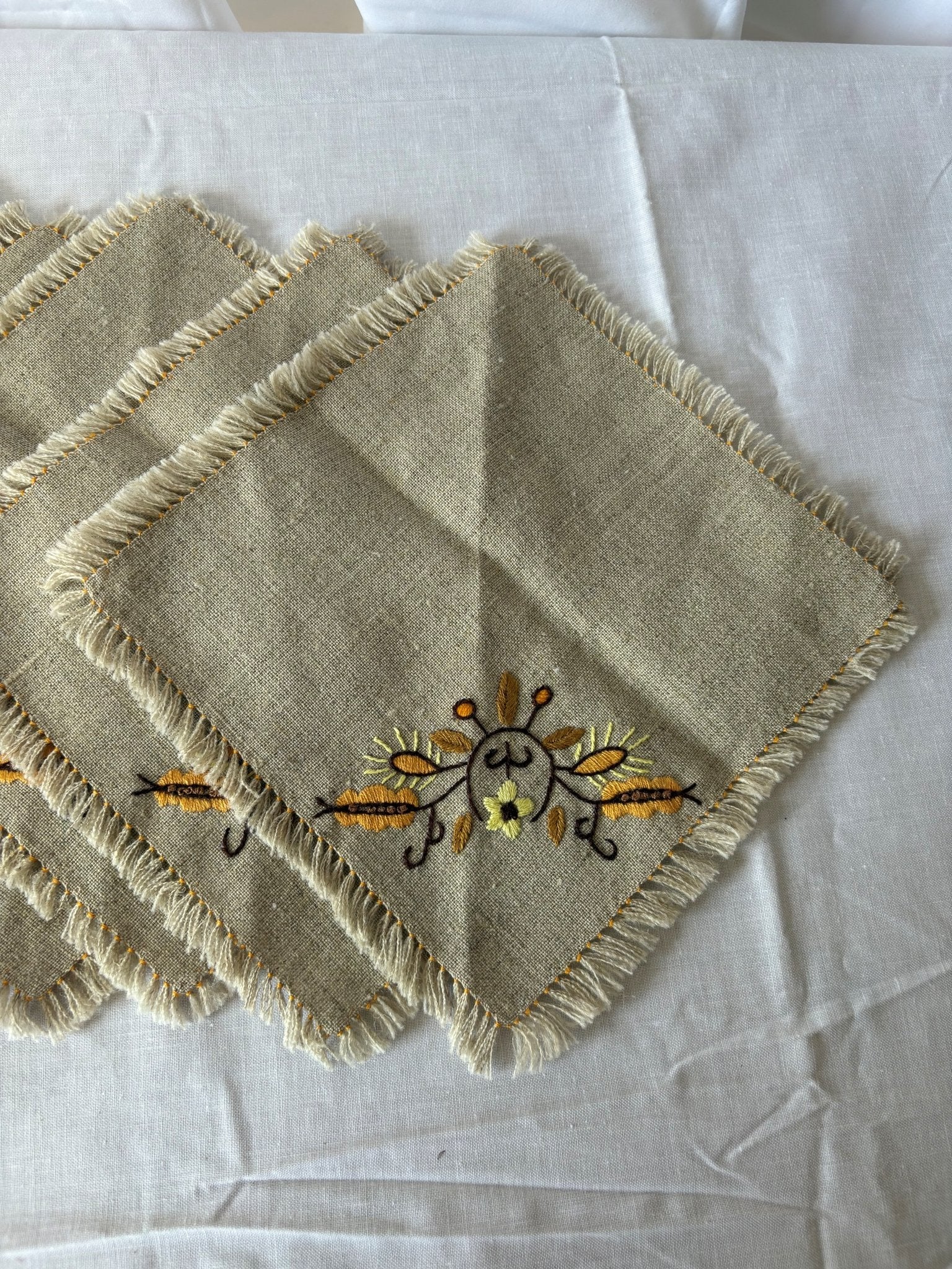 048025 - Embroidered Cloth Napkins - 3