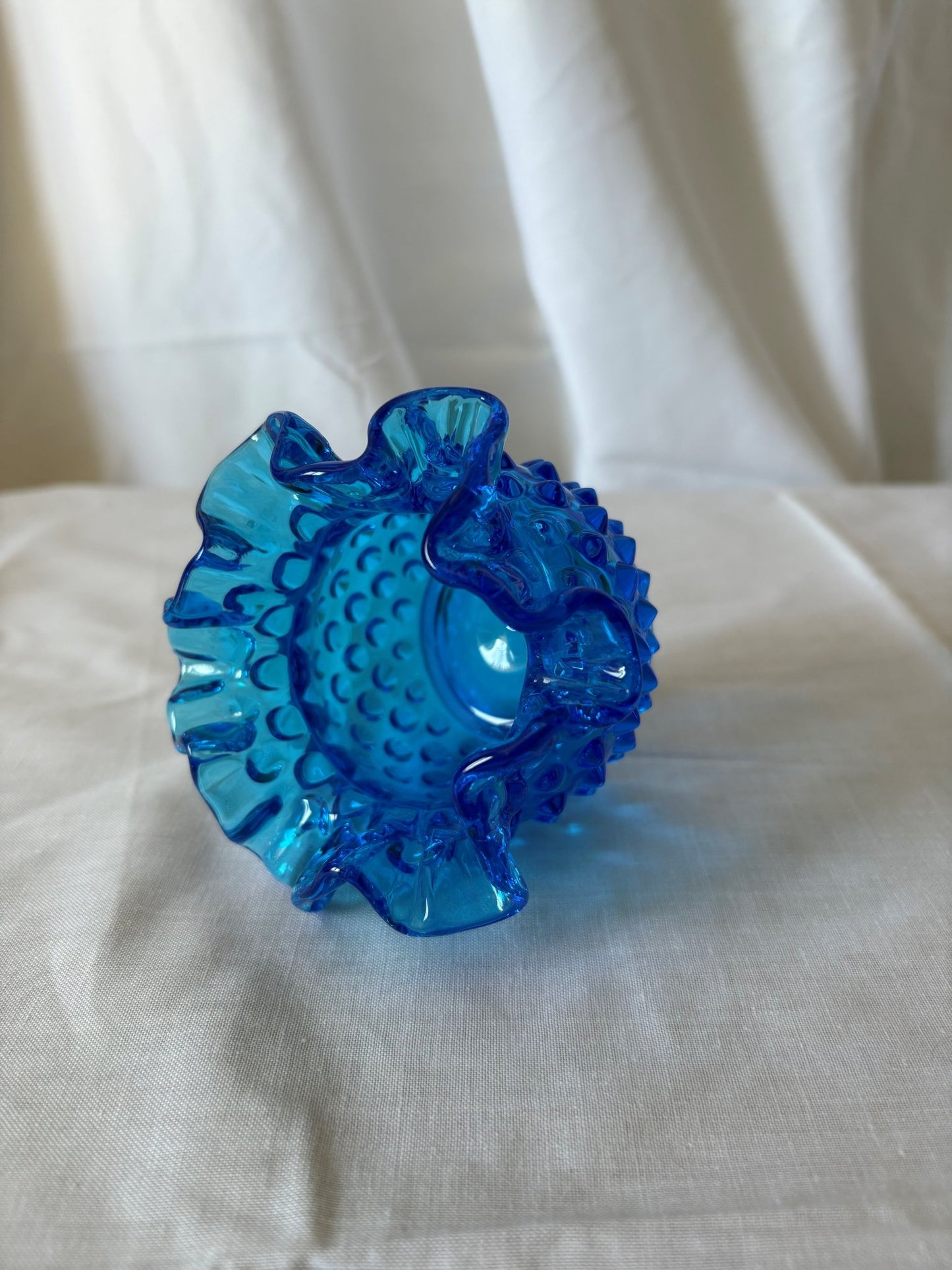 048028 - Blue Fenton Ruffle Vase - 3
