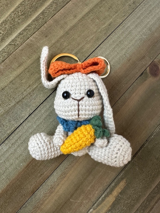 109009-Bunny with carrot - 1