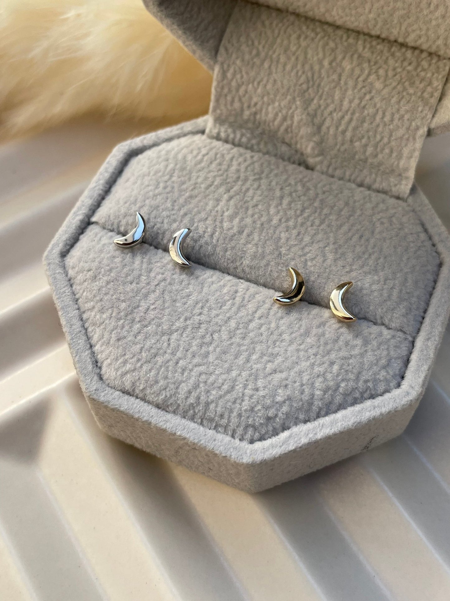 003006 - Crescent Moon Studs