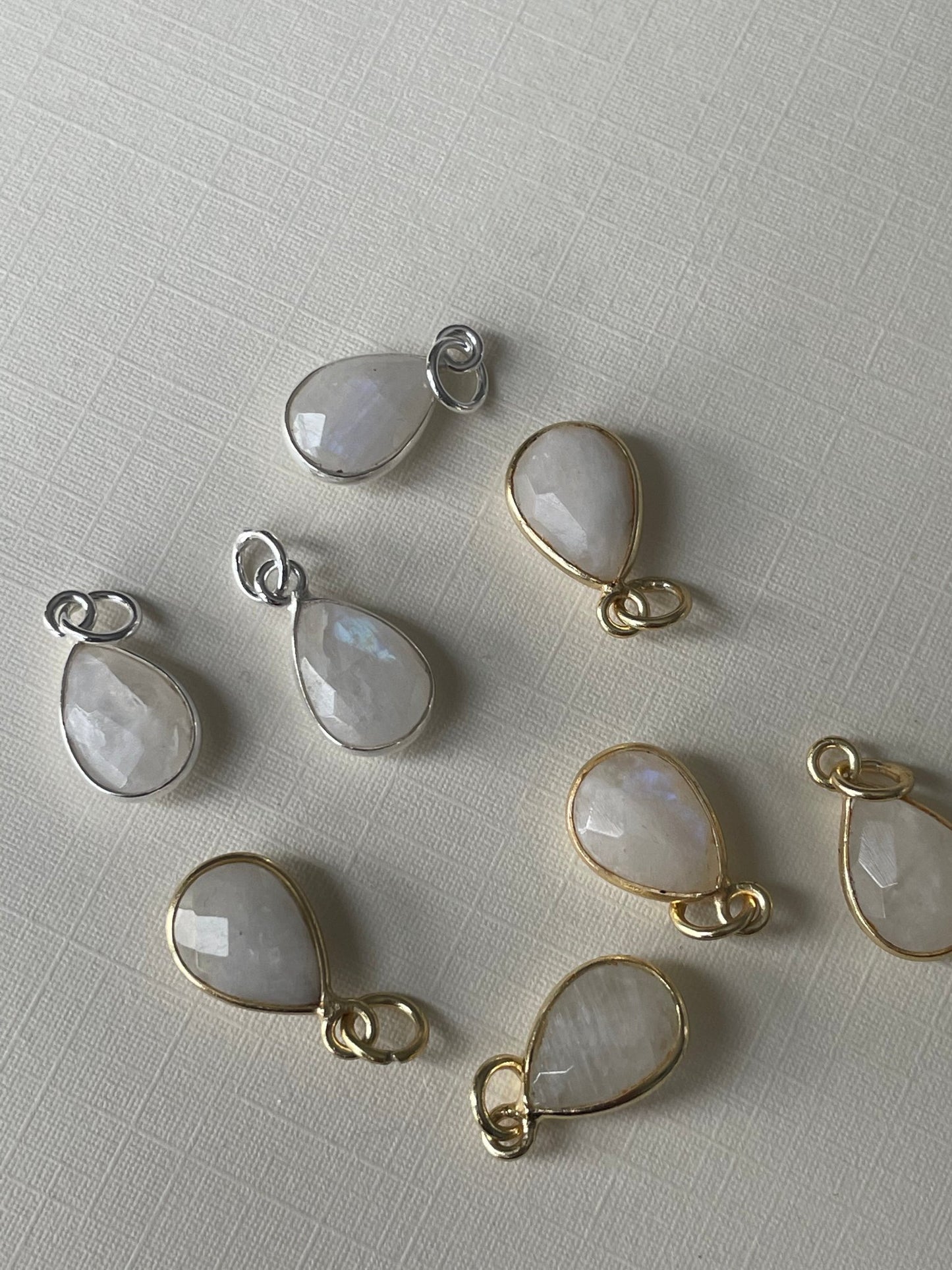 003016 - Assorted Teardrop Pendant Silver