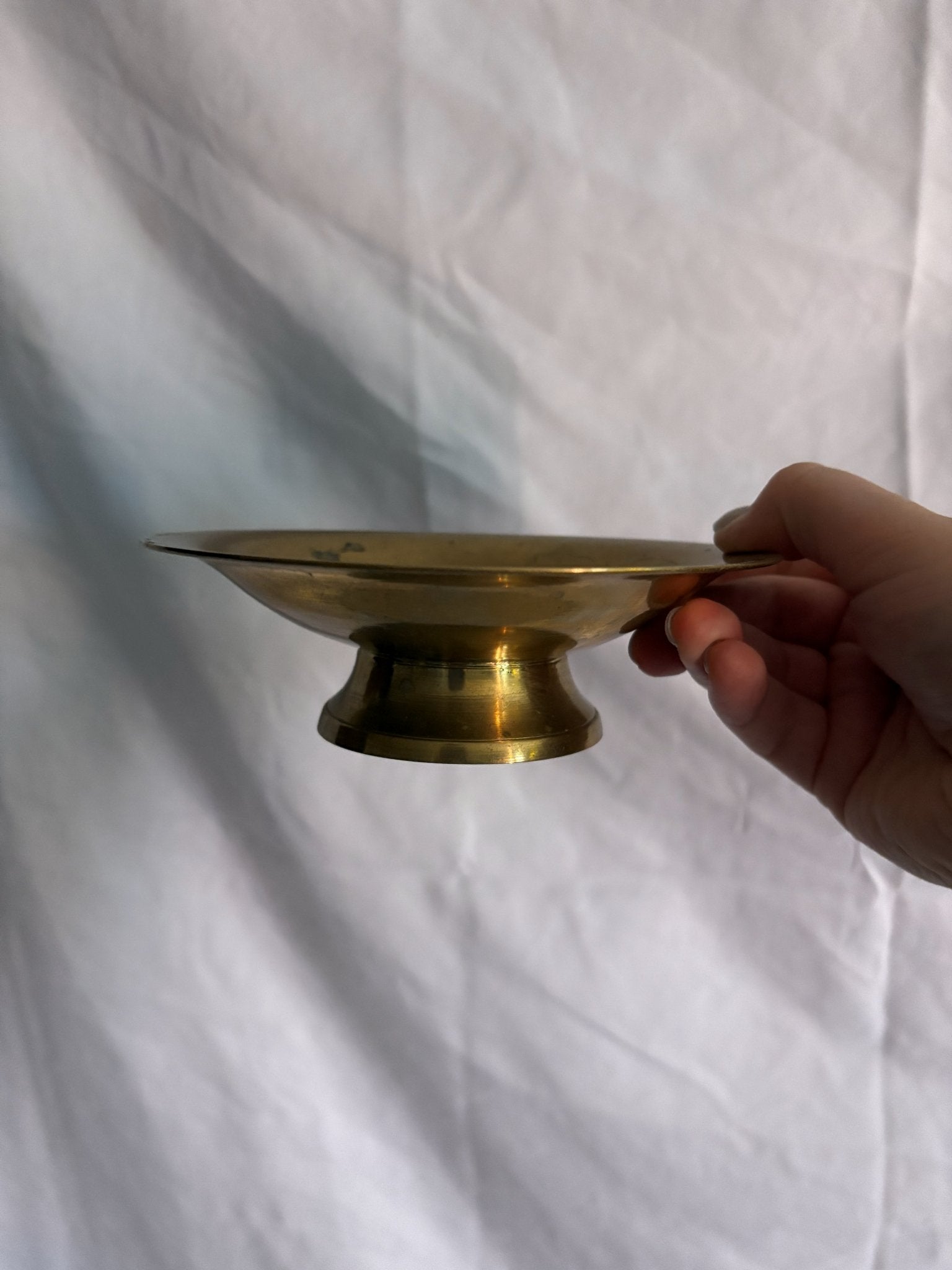 63fe71384f2da238419a4f9e_48093-brass-pedestal-bowl-3_1767397497948.jpg