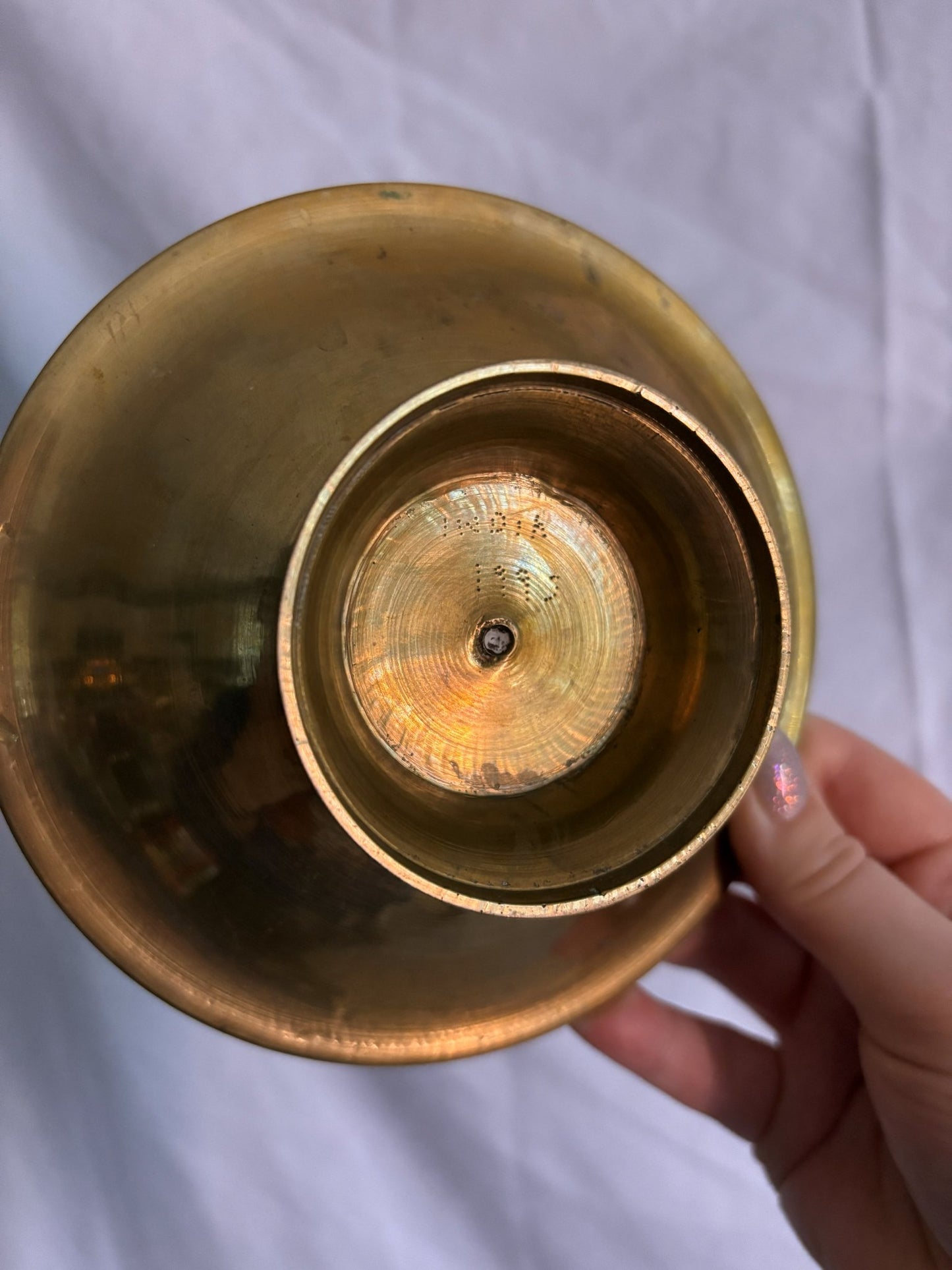 63fe71384f2da238419a4f9e_48093-brass-pedestal-bowl-4_1767397497949.jpg