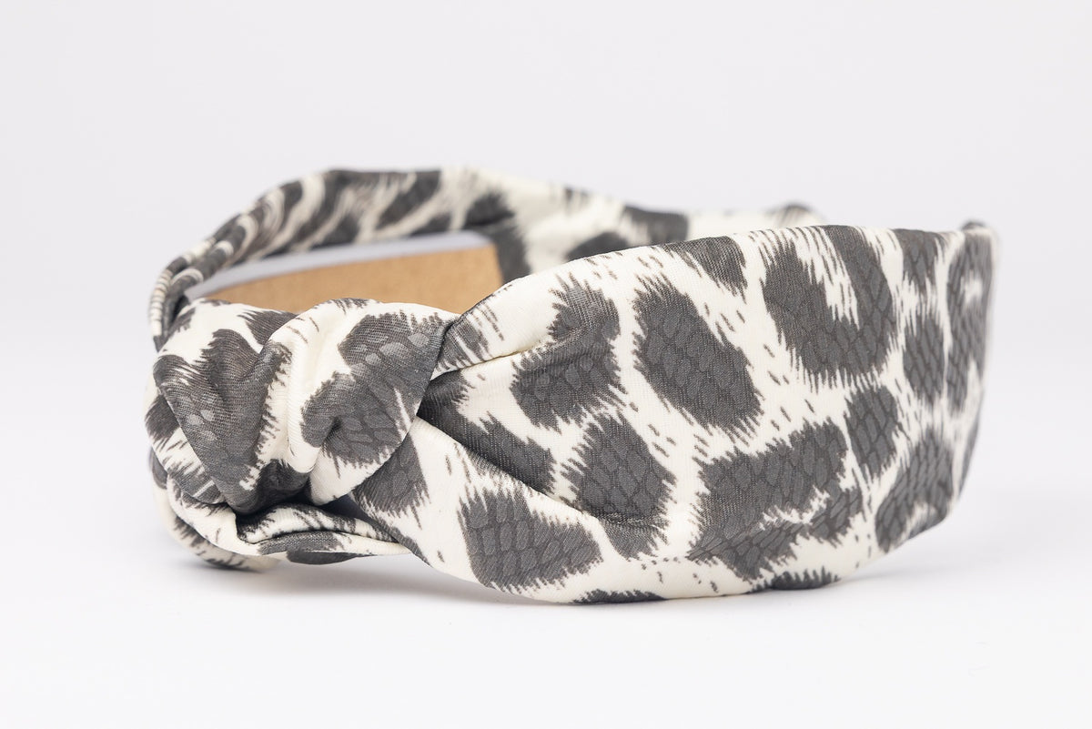 63fe71384f2da238419a4f9e_animal-print-hair-accessory_1788452364473.jpg