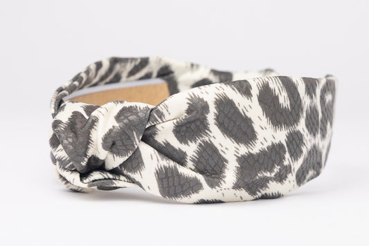 63fe71384f2da238419a4f9e_animal-print-hair-accessory_1788452364473.jpg