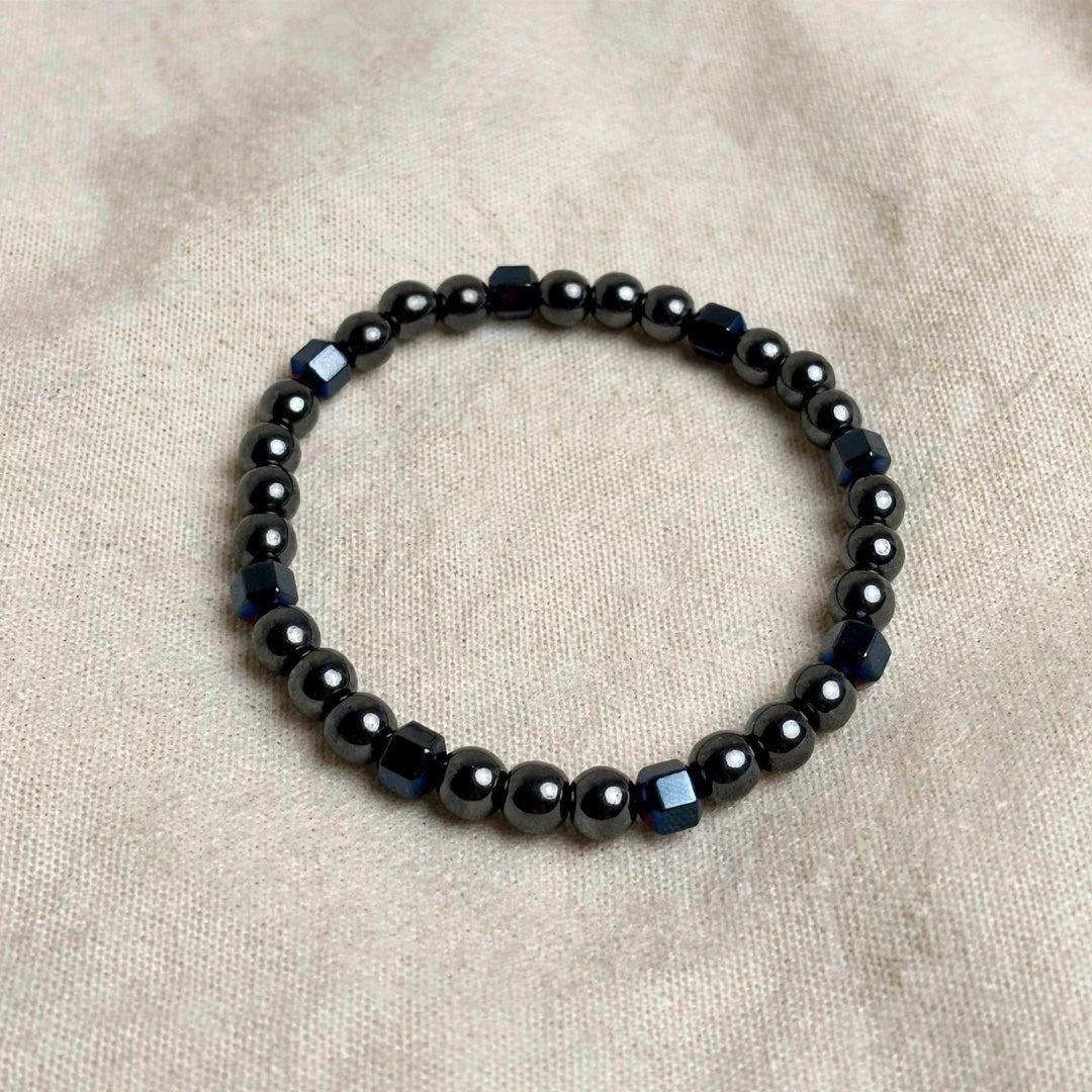 63fe71384f2da238419a4f9e_beaded-bracelet-linen-5-1080_1789085004010.jpeg
