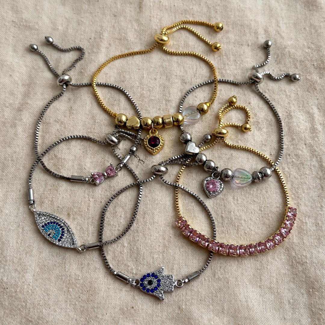 63fe71384f2da238419a4f9e_bracelet-flatlay-linen-2-1080_1789106915693.jpeg