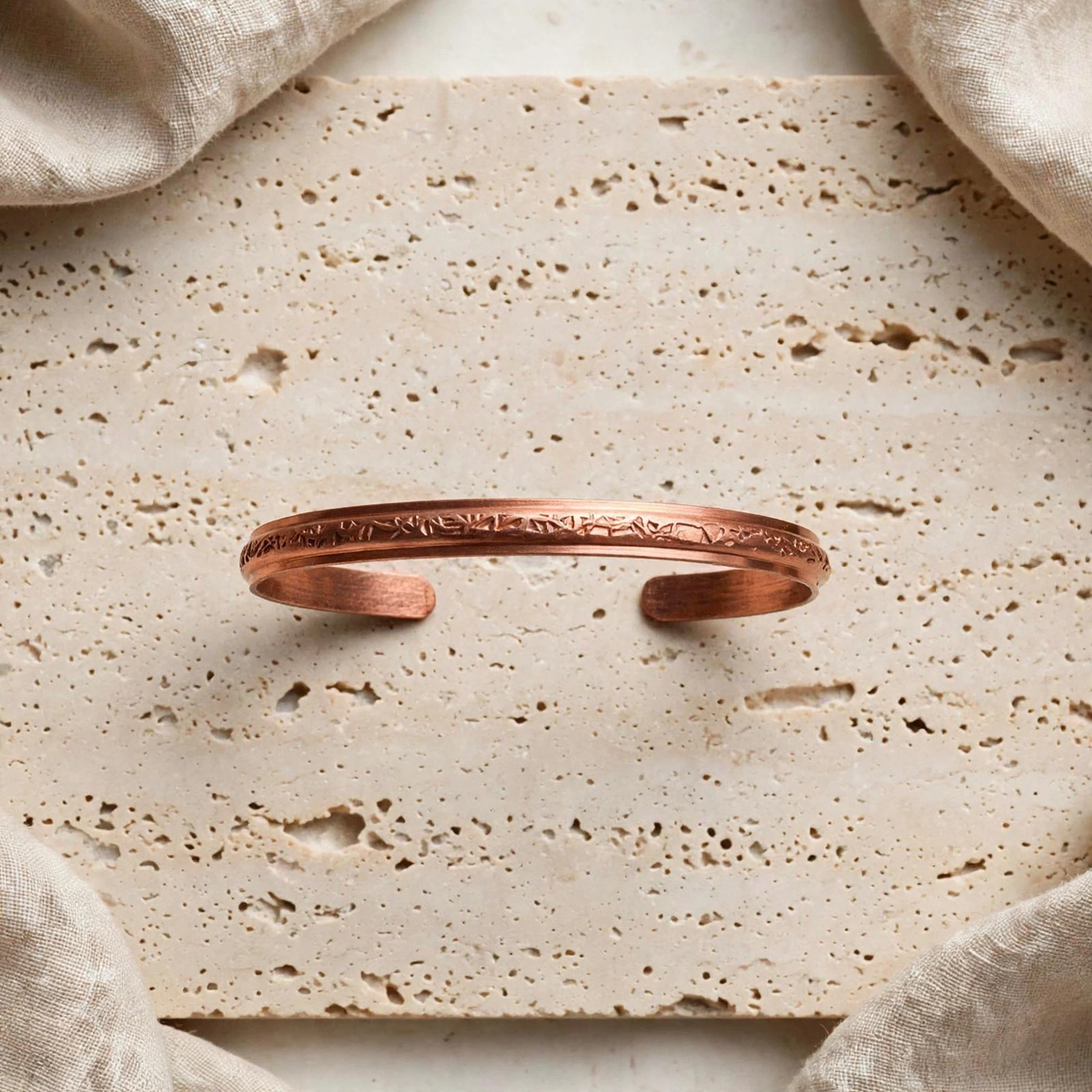 63fe71384f2da238419a4f9e_bracelet-product_1790091150009.png