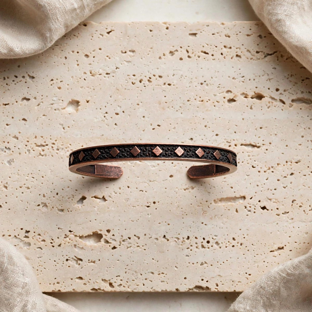63fe71384f2da238419a4f9e_bracelet3-product_1790091950726.png