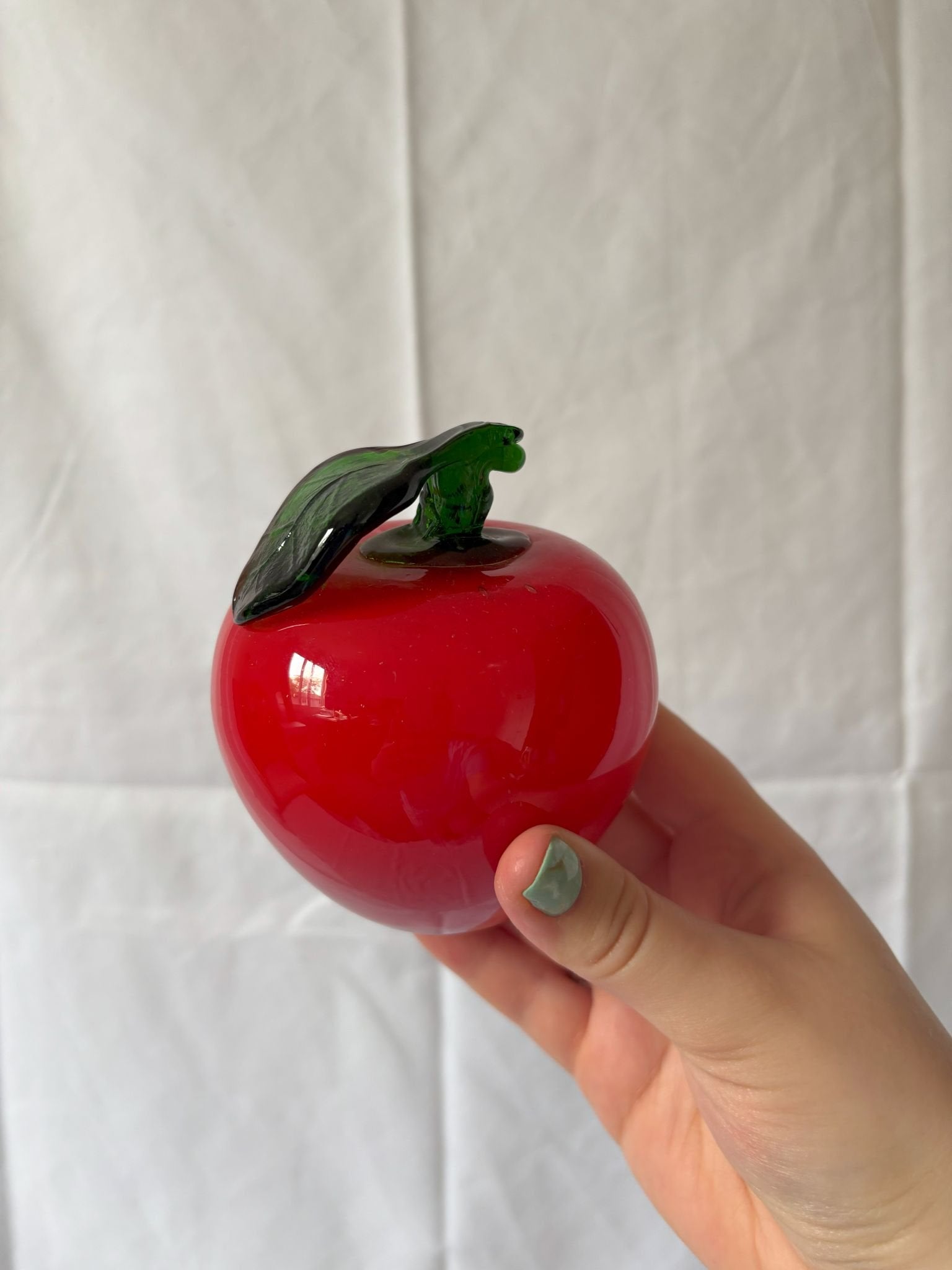 63fe71384f2da238419a4f9e_glass-apple-2_1750620609033.jpg