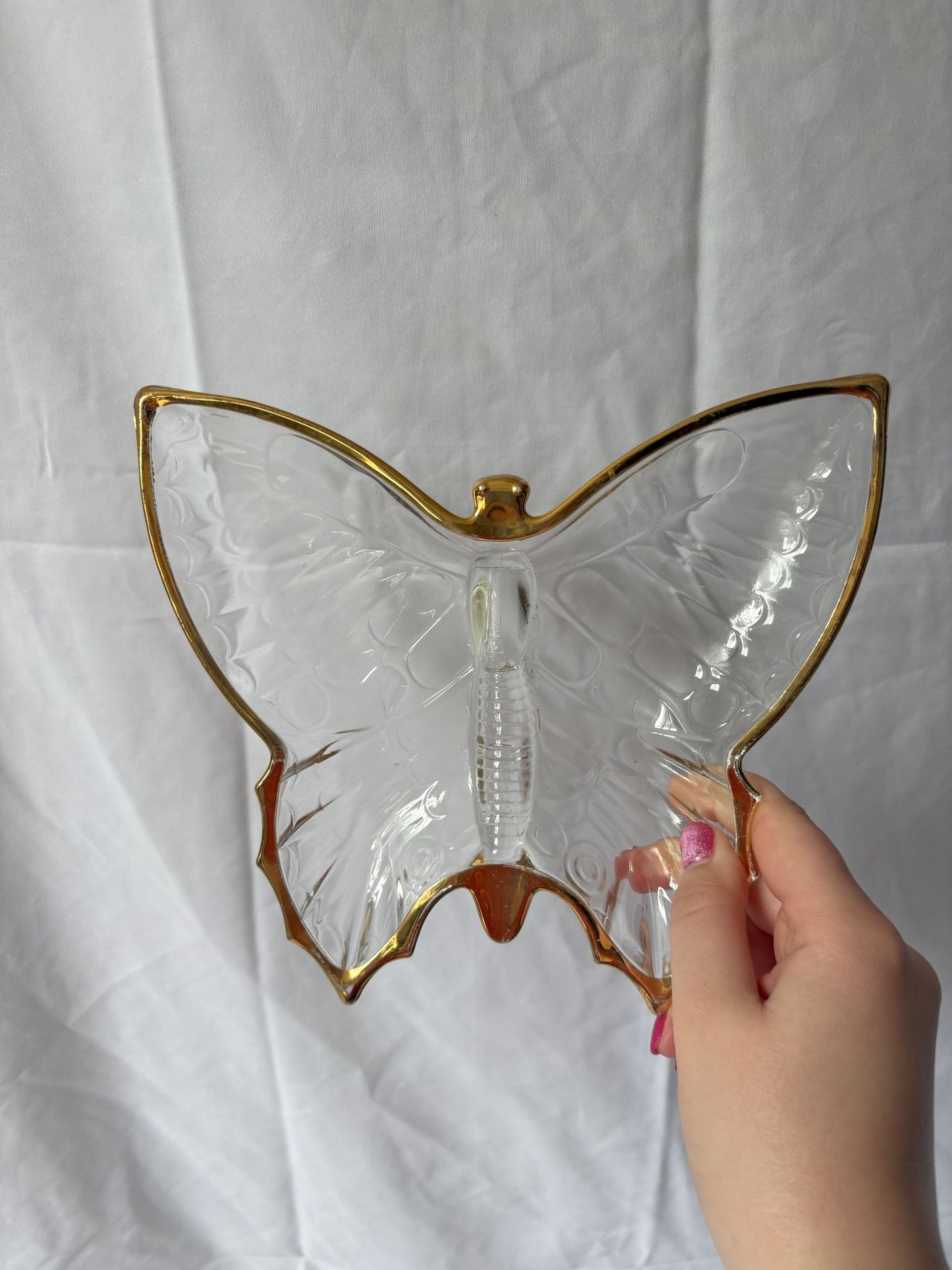 63fe71384f2da238419a4f9e_gold-butterfly-dish-2_1750617024957.jpg