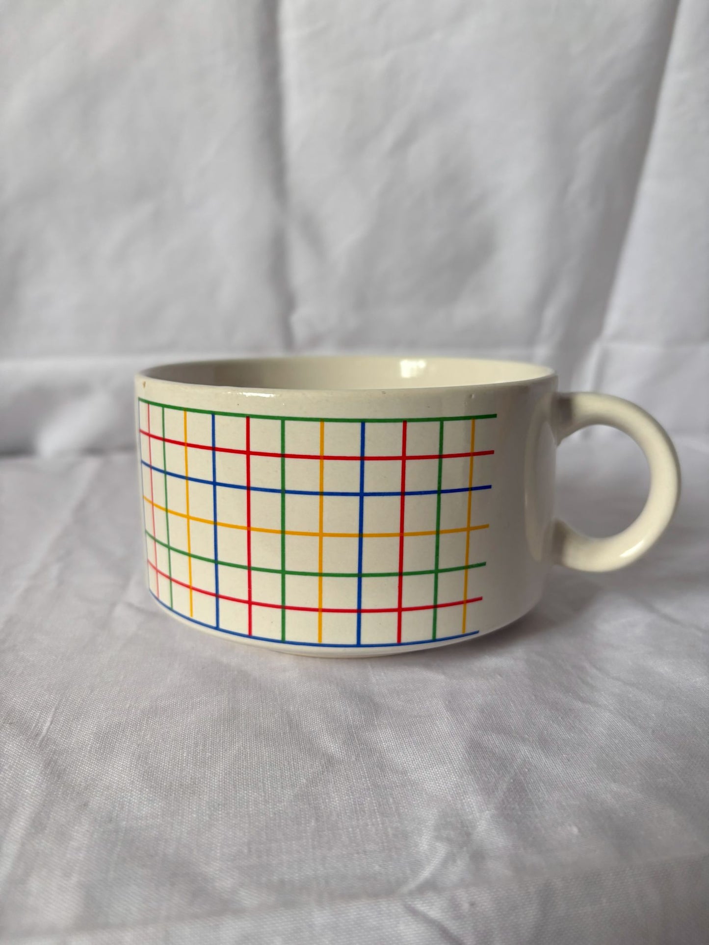 63fe71384f2da238419a4f9e_grid-pattern-soup-mug-2_1750620797674.jpg