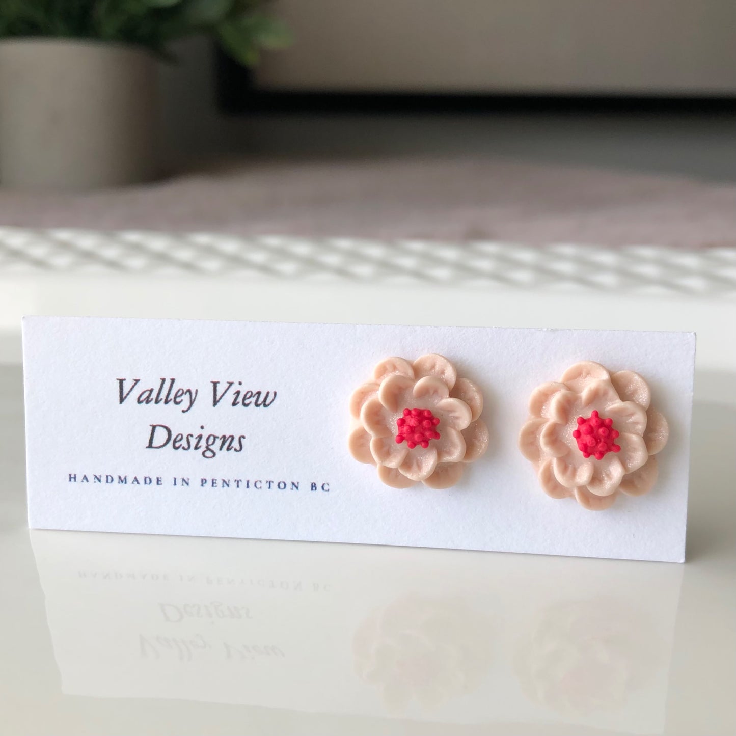 041073 Flower Studs