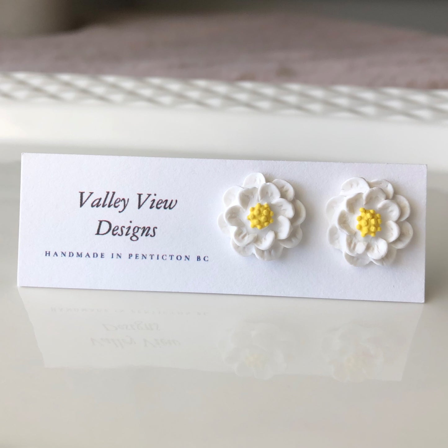 041073 Flower Studs