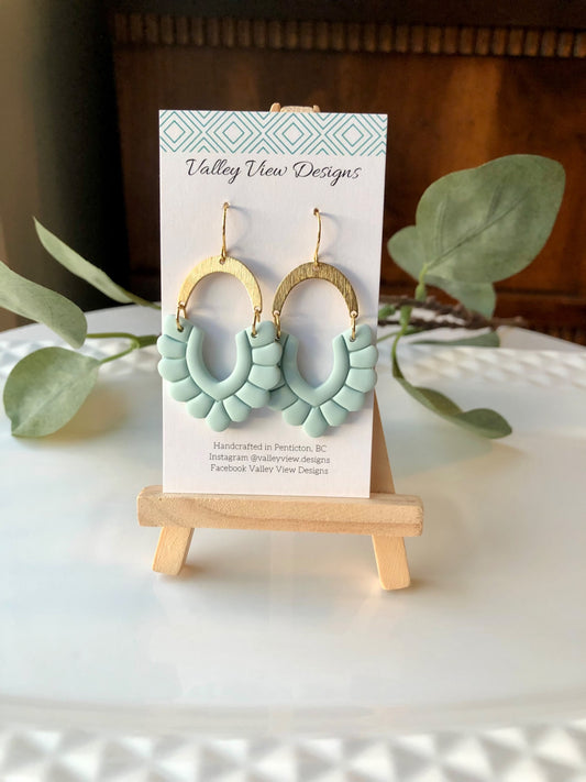 041060 Nicole Boomerang Charm Dangle Earring