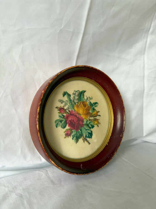 63fe71384f2da238419a4f9e_round-floral-cross-stitch-1_1750620494110.jpg