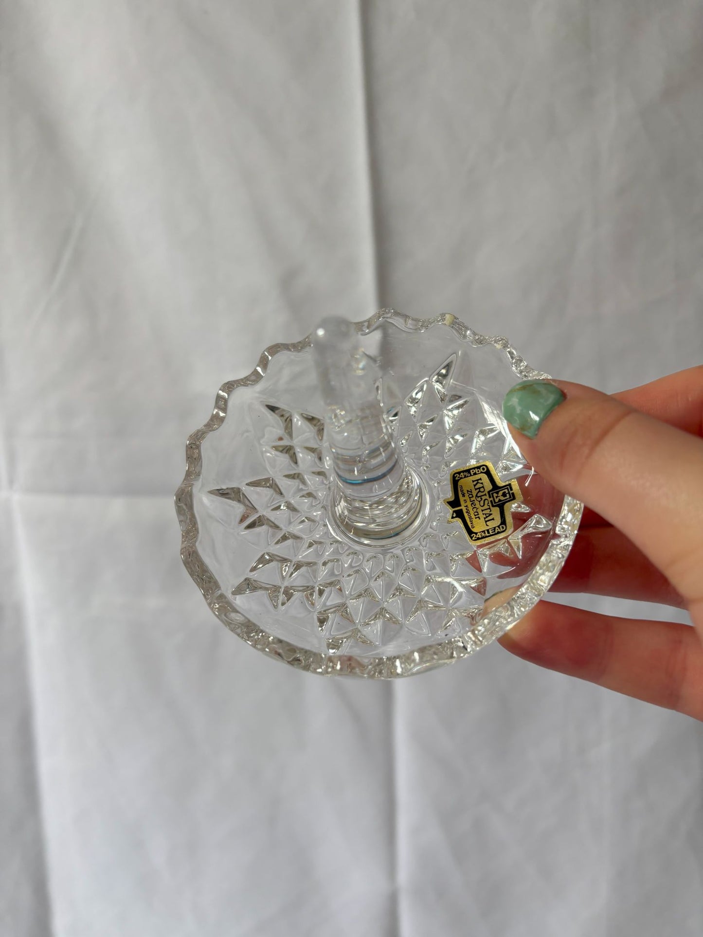 63fe71384f2da238419a4f9e_scalloped-ring-holder-2_1750620199995.jpg