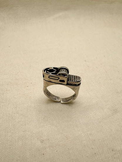 63fe71384f2da238419a4f9e_silver-lighter-ring-linen-hq_1788986750130.jpeg