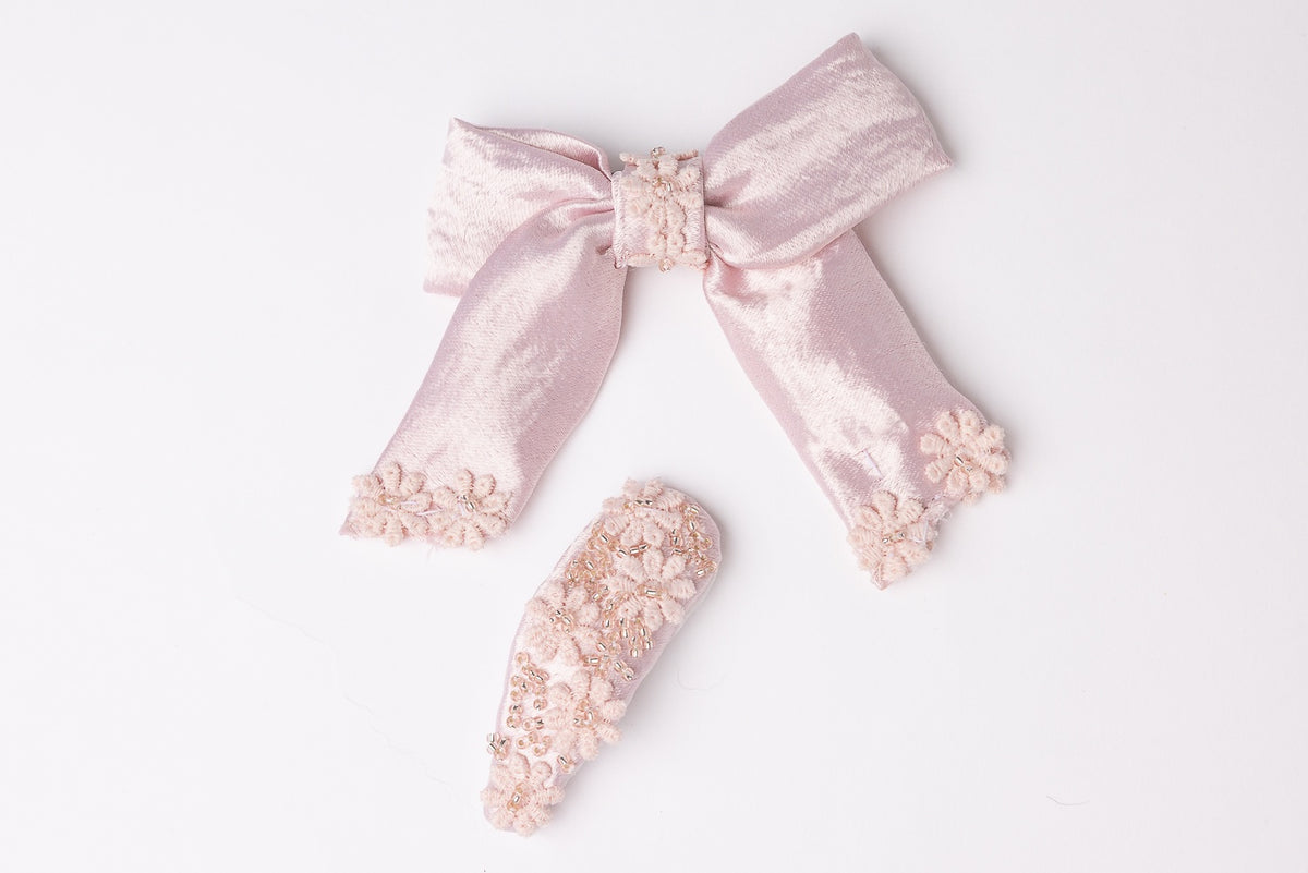 63fe71384f2da238419a4f9e_soft-pink-hair-bow-set_1788464661749.jpg