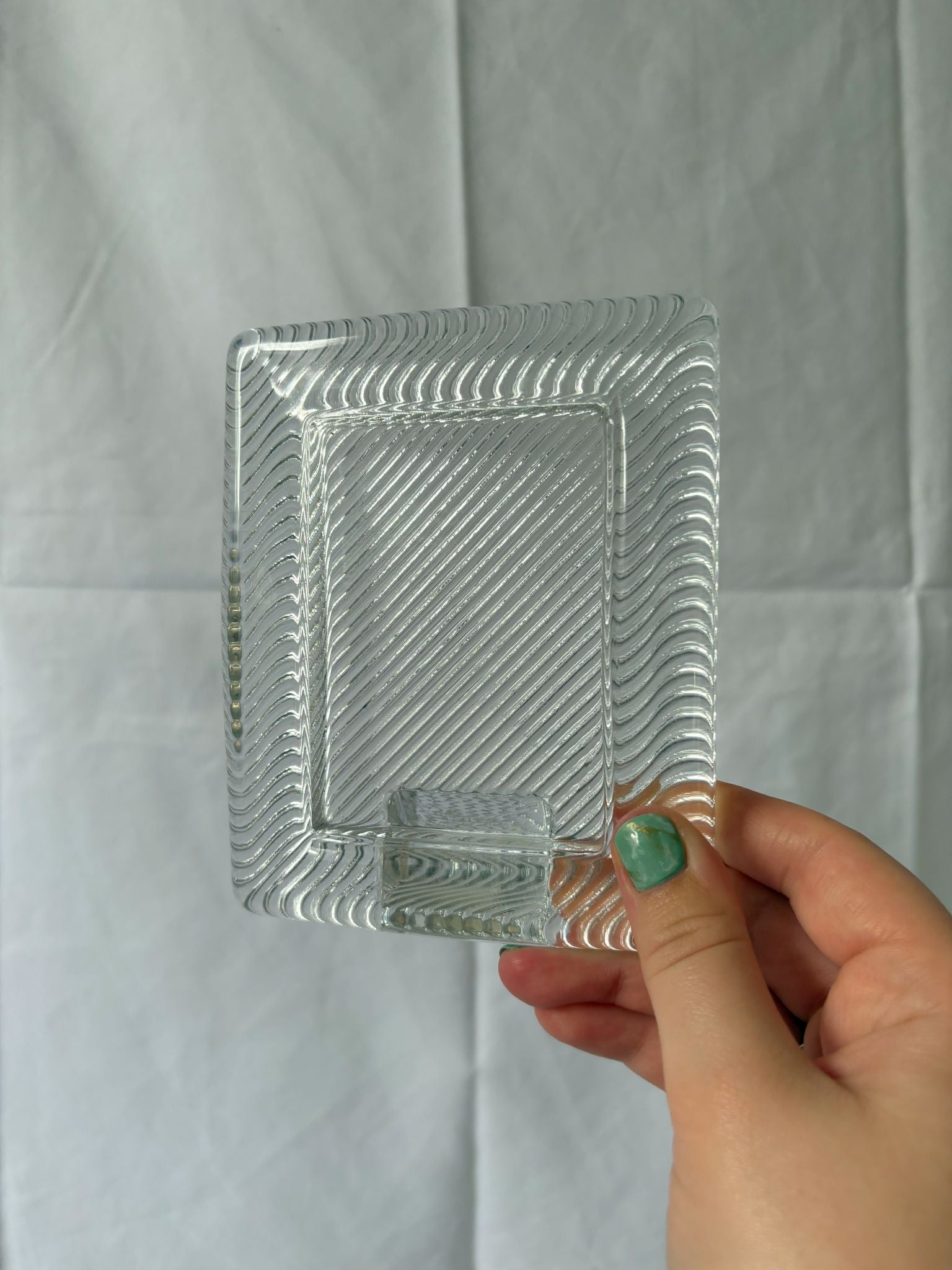63fe71384f2da238419a4f9e_square-crystal-frame-3_1750620348996.jpg