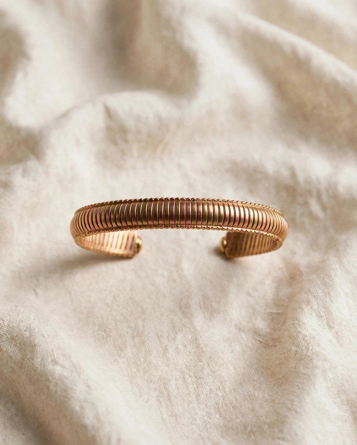 63fe71384f2da238419a4f9e_two-tone-flat-lay-hq_1789005446359.jpeg