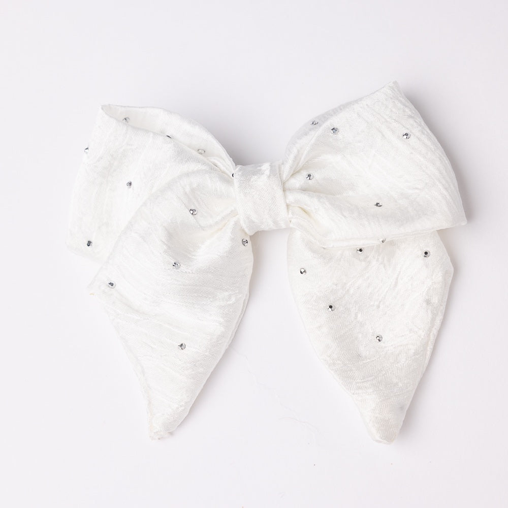 63fe71384f2da238419a4f9e_white-hair-bow_1788463147119.jpg