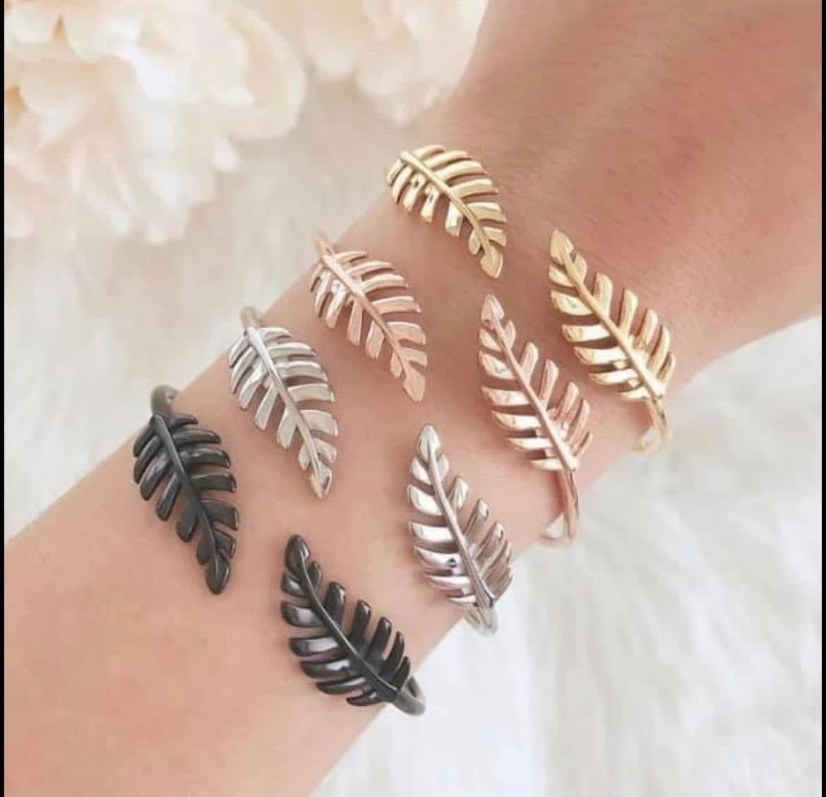 069004 Laurel Leaf Bangle