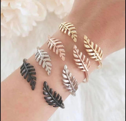 069004 Laurel Leaf Bangle