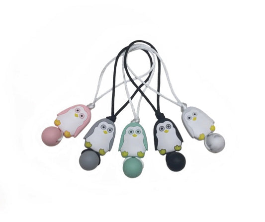 051-037 Penguin zipper pull - 1