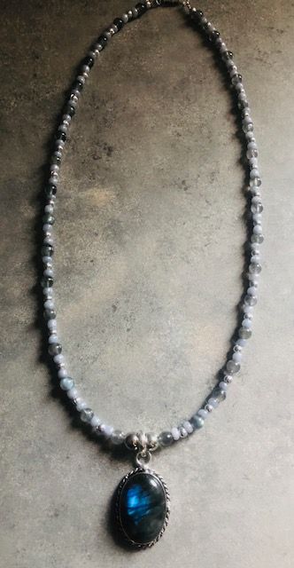 015-076 Labradite Pendant & bead Necklace - 1