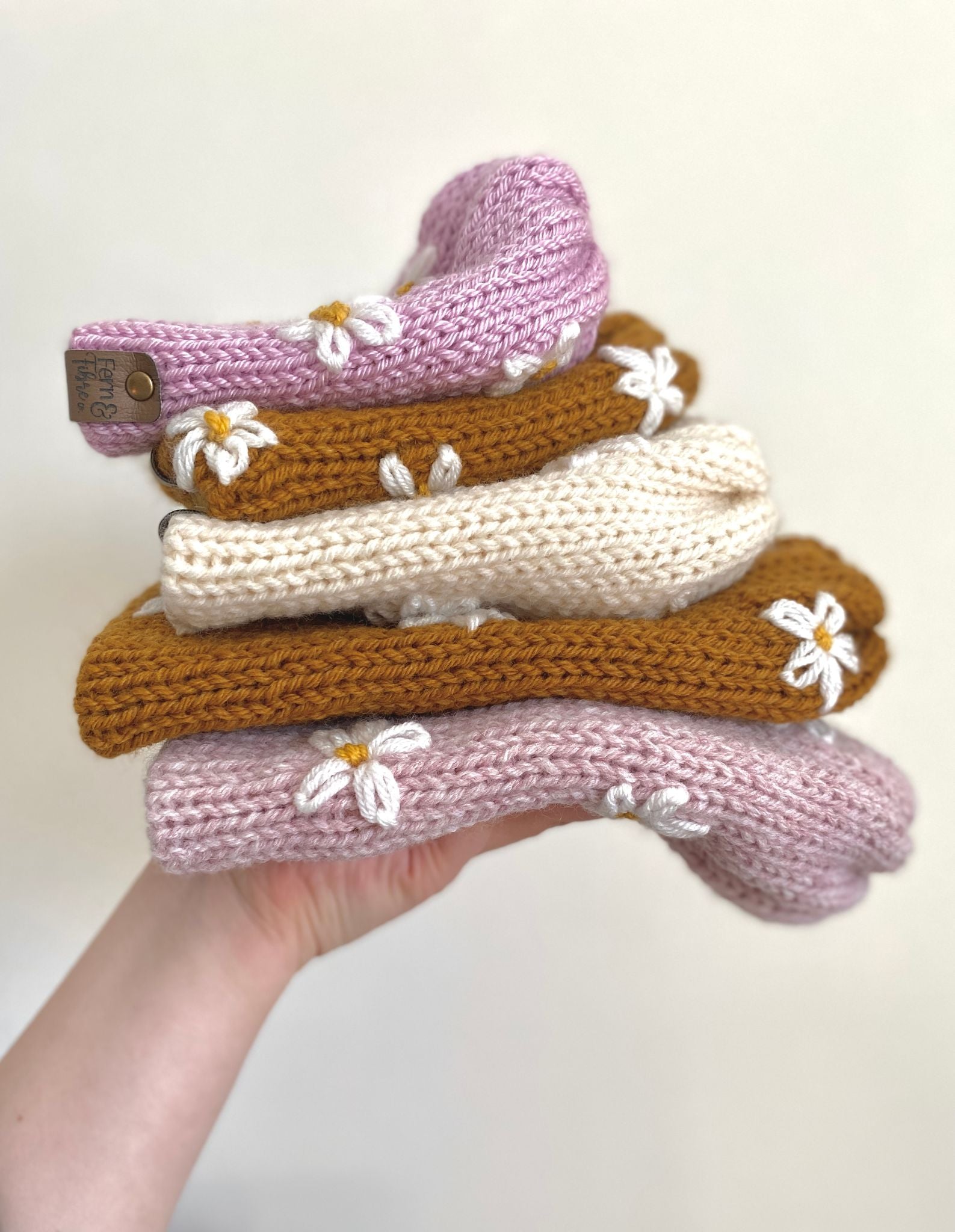 053-002 - Knit Daisy Hat - 2